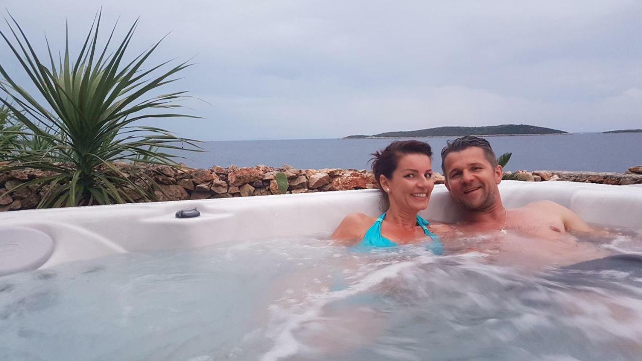Villa Carisma Island Vis Exteriör bild